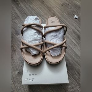 A New Day Beige DORY Size 6